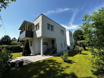 Mehrfamilienhaus (3 getrennte Wohneinheiten) mit wunderschönem Garten