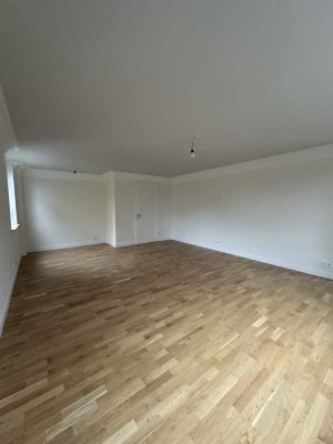 Luxuriöse 3-Zi.-Wohnung mit Balkon in Mainz-Bretzenheim (Zeitmietvertrag gemäß § 575 BGB)