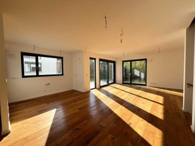 4 Rooms Family Maisonette for Sale in Berlin-Pankow  Private Garden, 3 Bedrooms 3 Bathrooms