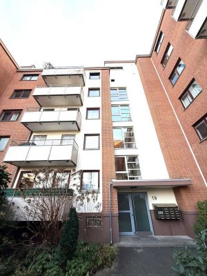 Direkt an der MHH! Sanierungsbedürftige 2-Zimmer-Wohnung mit Südbalkon im Heideviertel!