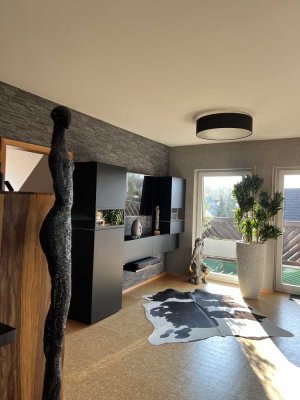 Stilvolle 3-Zimmer-Dachgeschosswohnung mit geh. Innenausstattung mit Balkon und EBK in Lingenfeld