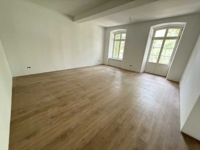 ERSTBEZUG! Großzügige 3-Raumwohnung mit riesiger Küche, 2 Bädern, 2 Balkonen & Stellplatz!
