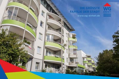2 Zimmer, großer sonniger Balkon und Tageslichtküche