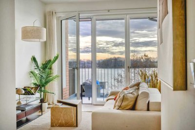 1. Reihe am Wasser: Neubau-Maisonette mit Wasserblick - Süd-Terrasse - 2 Bäder - BEZUGSFERTIG