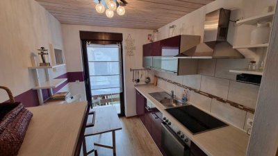 Möblierte 43,5 m² 2-Zimmer Maisonette-Wohnung mit kleinem Balkon
