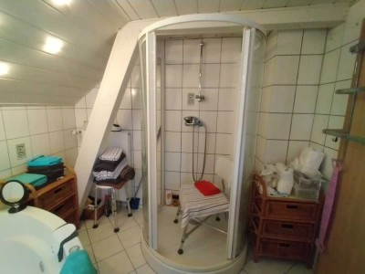 Charmantes Einfamilienhaus in malerischer Lage mit traumhaftem Garten