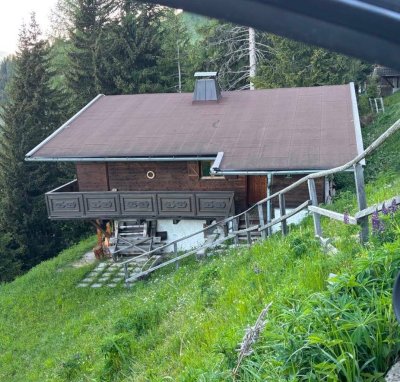 Urige Ferienhütte mitten im Skigebiet Zettersfeld