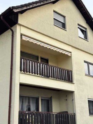 Schöne Dreizimmerwohnung mit Balkon und Stellplatz