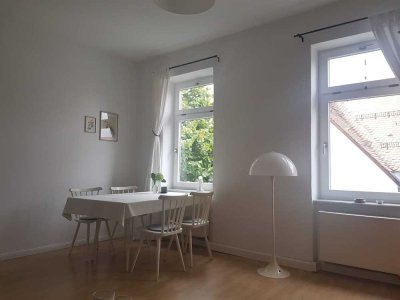 Hochwertig- möblierte, charmante 3 Zimmer Wohnung im Zentrum/ Fully furnished apart. in city center
