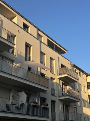 NACHMIETER GESUCHT im wunderschönen Zichorienhof  - Neubau 2-Zimmer-Wohnung im 2. OG mit Balkon
