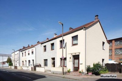 Familienfreundliches Reihenhaus mit Keller, Hobbyraum und 2 Loggien