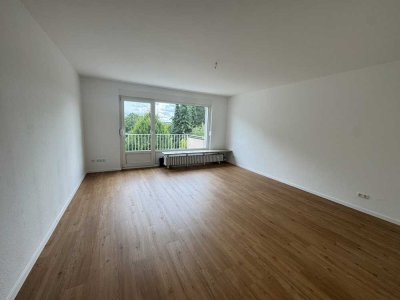 Traumhaft renovierte 2 Zimmer mit Balkon zentral gelegen auf der Dortmunder Straße!