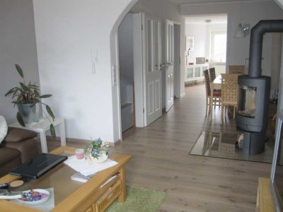 Kleines Haus statt Wohnung! Großzügige 4 ZKB in Top-Stadtteil von Trier mit eigenem Garten.