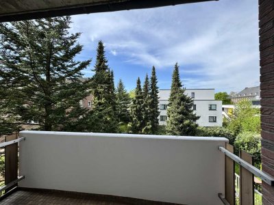 Erstbezug nach Sanierung mit Balkon: attraktive 4-Zimmer-Wohnung in Neuss