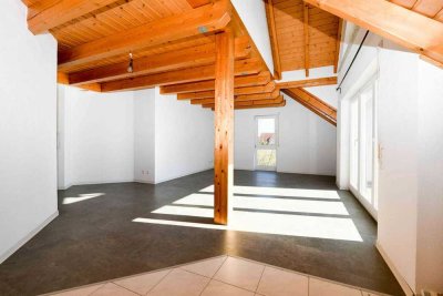 ImmoBillia:"4,5 Zimmer DG-Maisonette-Wohnung mit großzügigem Wohn-/Essbereich."