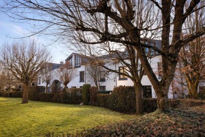 Exklusive vollmöblierte Wohnung mit Kamin, Loggia und Tiefgarage in ruhiger Taunuslage!