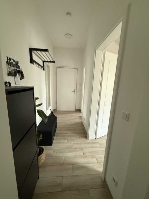 Vermiete schöne helle 2 Zimmerdachgeschosswohnung mit Südost-Balkon