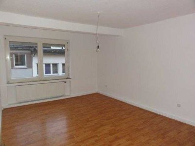 Schöne 3 Zimmer / Küche / Bad im Herzen von  Altenkirchen