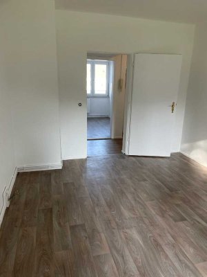 Frisch renovierte 3-Zimmer Wohnung im 3.OG mit Balkon!
