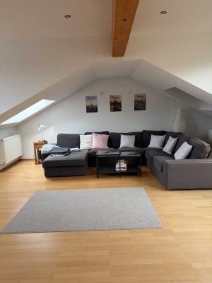 Lichtdurchflutete, 3-Zimmer-Maisonette-Wohnung im Herzen von Bockenheim