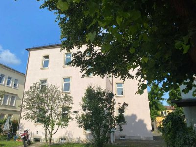 * Sanierter Altbau, Wohnung mit großem Wohnzimmer,  ID 6385 *