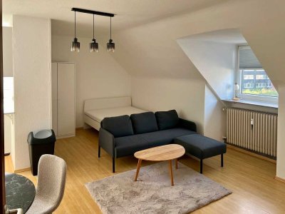 Möblierte Dachgeschoss-Wohnung mit 1,5 Zimmern