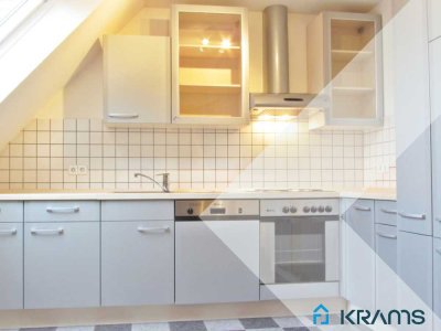 Gemütliche 3-Zimmer-Dachgeschosswohnung mit französischem Balkon!