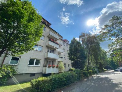 Sanierte 2 - Zimmer -  Wohnung mit Balkon