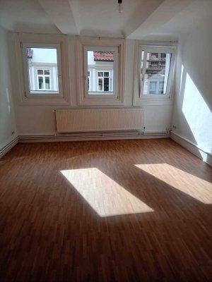Mitten in der Innenstadt 3.Zimmer-KoNi-Bad