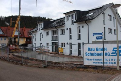 4-Zimmer-Dachgeschosswohnung mit Balkon und EBK in Titisee-Neustadt, Nähe Helios-Klinik