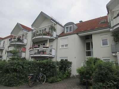 Top gepflegte, moderne Dreiraumwohnung mit Balkon und TG-Stellplatz in guter Wohnlage