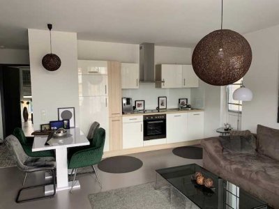 Modern ausgestattetes Designer-Apartment mit Terrasse