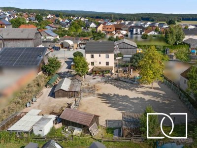Idyllisches Reitanwesen! Zweifamilienhaus mit Reitplatz, Offenstall und Nebengebäuden