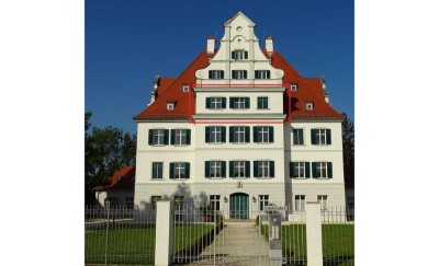 Ansprechende 2-Zimmer-Wohnung  im Schloss Niederraunau