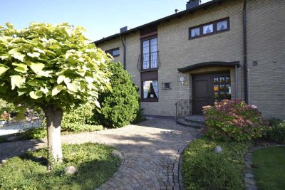 Außergewöhnlich gepflegtes Reihenhaus mit schöner Sonnenterrasse,  Garten, Garage, PROVISIONS-FREI!