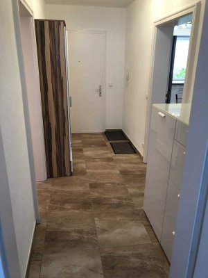 Geschmackvolle, neuwertige 4-Raum-Wohnung mit Balkon und EBK in Mindelheim