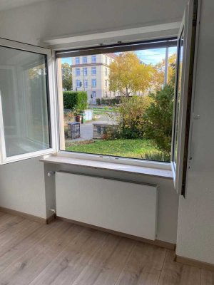 Stilvolle, vollständig renovierte 2-Zimmer-Wohnung mit EBK und direkte U-Bahn Anbindung in Stuttgart