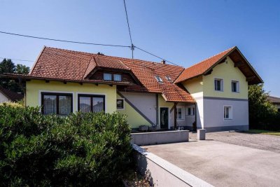 Großzügiges Zweifamilienhaus mit großem Garten in idyllischer Lage