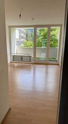 Helles Ein-Zimmer-Appartement mit Balkon  am Isar-Hochufer