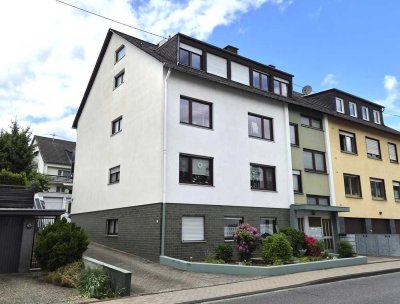 Sehr gepflegtes MFH als Kapitalanlage in bevorzugter Wohnlage von KO-Güls