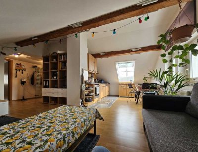 Möblierte 2-Zimmer-DG-Wohnung