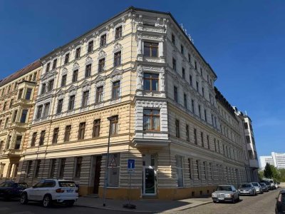 Komplett neu renovierte 3-Raum-Altbau-Wohnung auf dem Werder freut sich auf Sie!