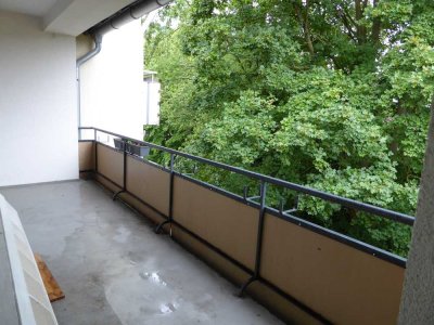 Gut geschnittene Wohnung mit Balkon!