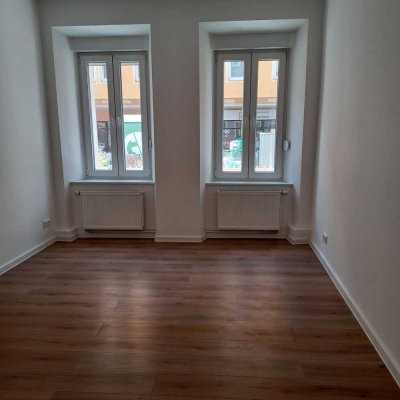 Großzügige, renovierte 2-Zimmer-Erdgeschosswohnung in zentraler Lage