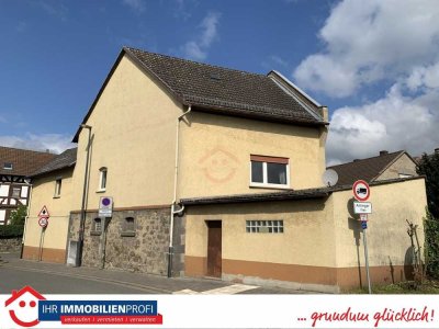 Handwerker aufgepasst: Einfamilienhaus mit ausgebautem Nebengebäude in Großen-Buseck