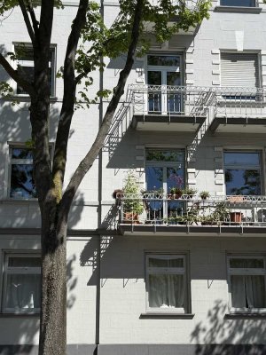 Wunderschöne Altbauwohnung mit Blick ins Grüne