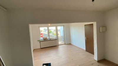 Attraktive und vollständig renovierte 3-Zimmer-Wohnung mit Balkon in Castrop-Rauxel