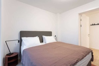 Exklusive, modernisierte 2,5-Zimmer-Wohnung mit geh. Innenausstattung mit EBK