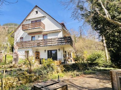 Tolles Haus mit Einliegerwohnung für Naturliebhaber!
Grundstück mit Bach !
Mehrgenerationenhaus