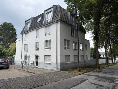 JA, zur neuwertigen 3-Zimmer-Wohnung im EG mit Terrasse und Stellplatz in TOP- Lage von Haan!